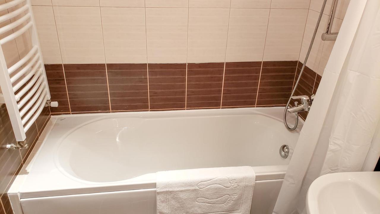 בורובץ Semiramida Gardens Apartments מראה חיצוני תמונה